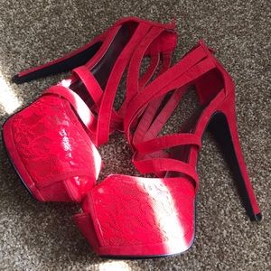 ✨Red Lace w/ Strap Heels 👠✨